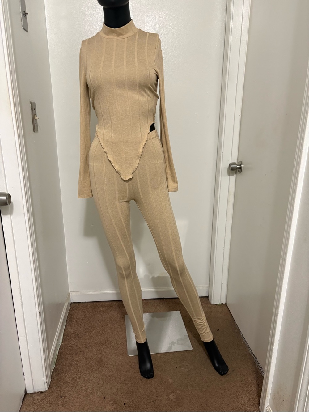 love J Beige Ribbed Long-Sleeve top with matching pants. NWOT